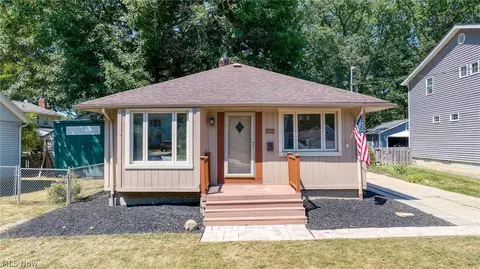 24914 E Oakland, Bay Village, OH 44140
