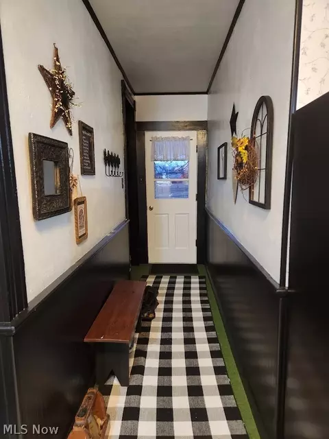 Entry Way - 3875 State Rd S, Ashtabula, OH 44004 photo 2 of 2