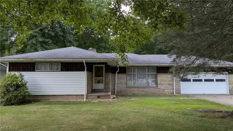 2921 Center Rd, Saybrook, OH 44004