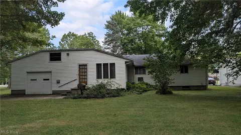 Exterior - 2921 Center Rd, Saybrook, OH 44004 photo 3 of 3
