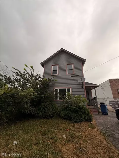 7813 Harvard Ave, Cleveland, OH 44105