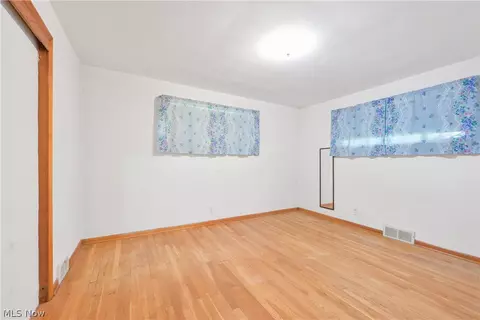 Bedroom - 6244 Eavenson Rd, Brook Park, OH 44142 photo 3 of 7