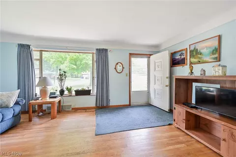 Living - 6244 Eavenson Rd, Brook Park, OH 44142 photo 1 of 4