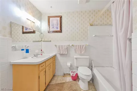 Bath - 6244 Eavenson Rd, Brook Park, OH 44142 photo 2 of 2
