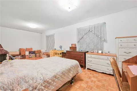 Bedroom - 6244 Eavenson Rd, Brook Park, OH 44142 photo 5 of 7