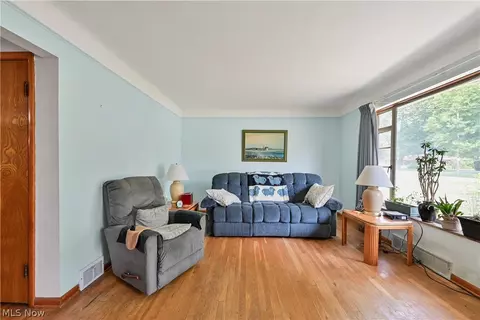 Living - 6244 Eavenson Rd, Brook Park, OH 44142 photo 2 of 4