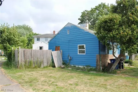 3775 Highland Rd, Cleveland, OH 44111