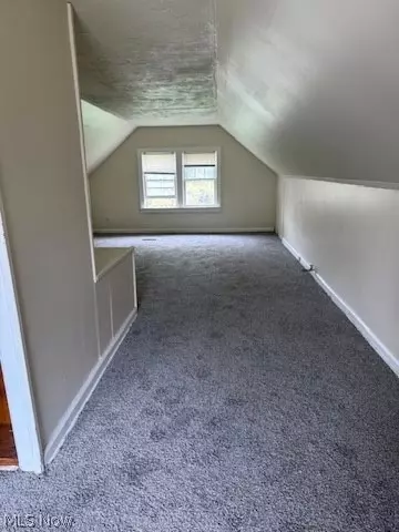 1081 Greenwood Ave, Akron, OH 44320