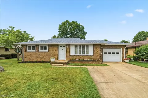 229 Kennedy St, Louisville, OH 44641