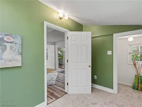 Entry Way - 260 E Pace Ave, Akron, OH 44319 photo 3 of 3