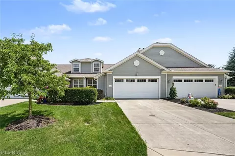 566 Hyannis Port Cir, Avon Lake, OH 44012