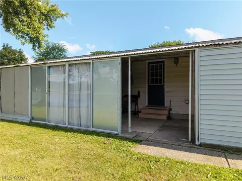 Exterior - 14 Lakeview Ct, Lagrange, OH 44050 photo 3 of 5