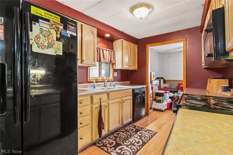 Kitchen - 14 Lakeview Ct, Lagrange, OH 44050 photo 2 of 2
