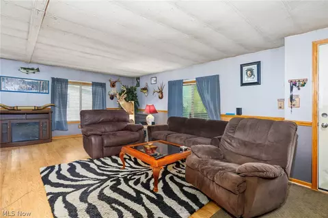 Living - 14 Lakeview Ct, Lagrange, OH 44050 photo 2 of 3