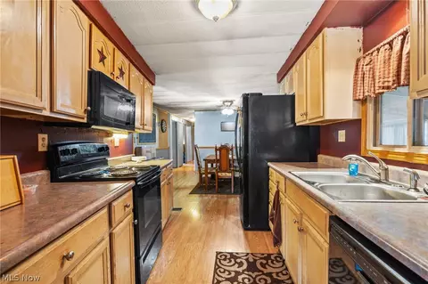Kitchen - 14 Lakeview Ct, Lagrange, OH 44050 photo 1 of 2