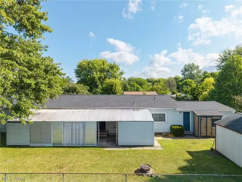 Exterior - 14 Lakeview Ct, Lagrange, OH 44050 photo 2 of 5