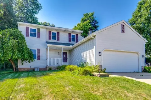 1505 Democracy Dr NW, North Canton, OH 44720