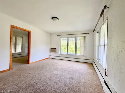 Living - 710 Walnut St, Belpre, OH 45714 photo 4 of 4