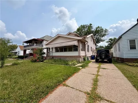 3849 W 136th St, Cleveland, OH 44111