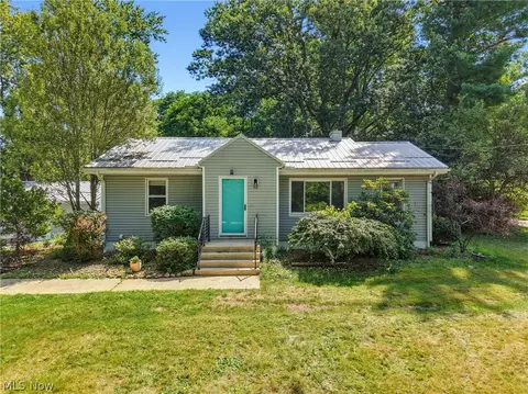 7091 Akron Ave NW, New Franklin, OH 44614