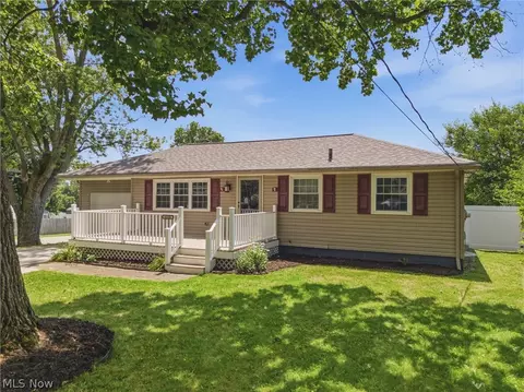 6330 Peach St, Louisville, OH 44641