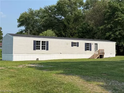 21636 Meadow Dr, West Lafayette, OH 43845