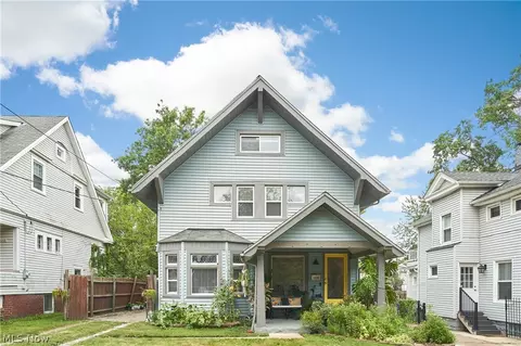 1438 Newman Ave, Lakewood, OH 44107