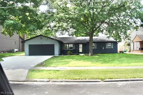 5629 London Dr, Austintown, OH 44515