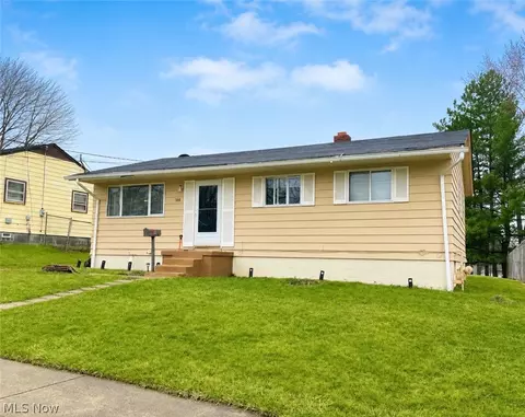 108 Bassett Ln, Youngstown, OH 44505