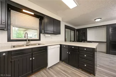 Kitchen - 690 Us Rt 224, Nova, OH 44859 photo 1 of 2