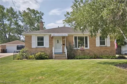 10855 Ronald Dr, Parma, OH 44130