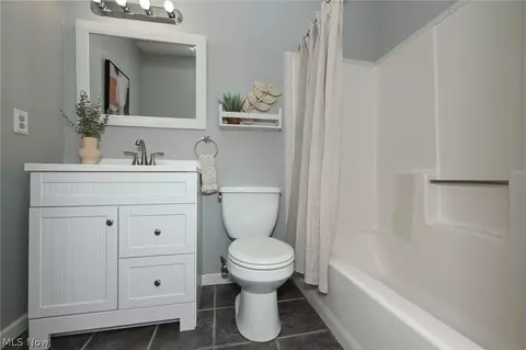 Bath - 2796 Mull Ave #B, Akron, OH 44321 photo 1 of 3