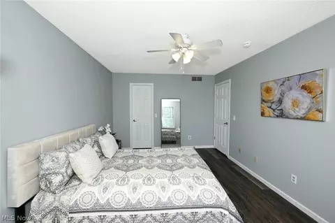 Bedroom - 2796 Mull Ave #B, Akron, OH 44321 photo 2 of 4