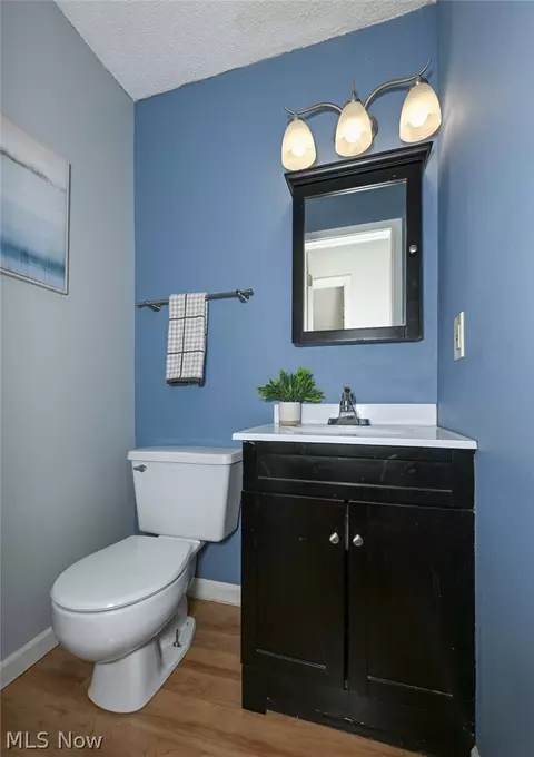 Bath - 2796 Mull Ave #B, Akron, OH 44321 photo 3 of 3