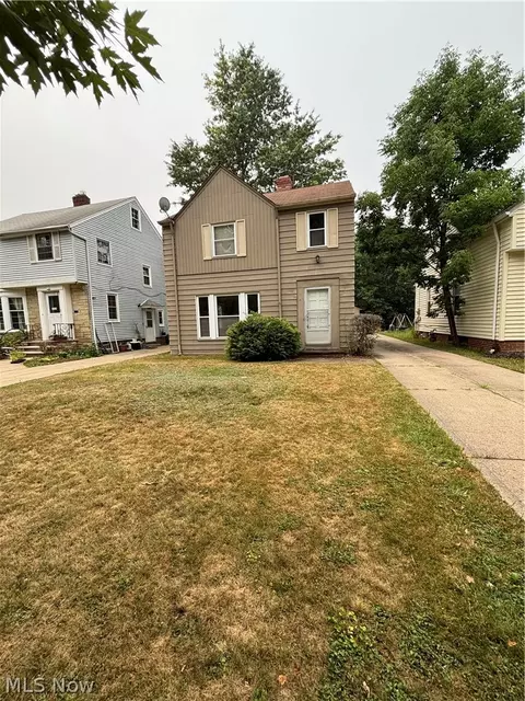 1920 Revere Rd, Cleveland Heights, OH 44118