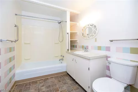 Bath - 310 Sharp St, Ashland, OH 44805 photo 1 of 2