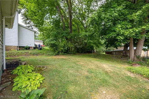 310 Sharp St, Ashland, OH 44805 photo 3