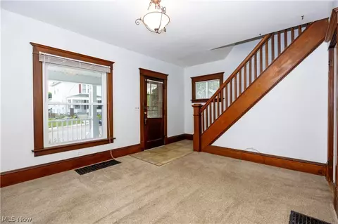 310 Sharp St, Ashland, OH 44805 photo 6