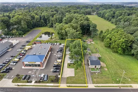 608 Applegrove St NW, North Canton, OH 44720