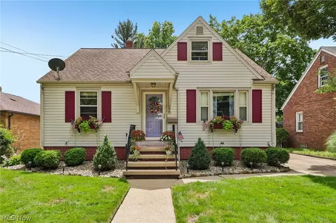 394 E Park Ave, Barberton, OH 44203