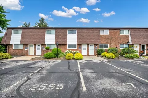 2555 Shakespeare Ln, Avon, OH 44011