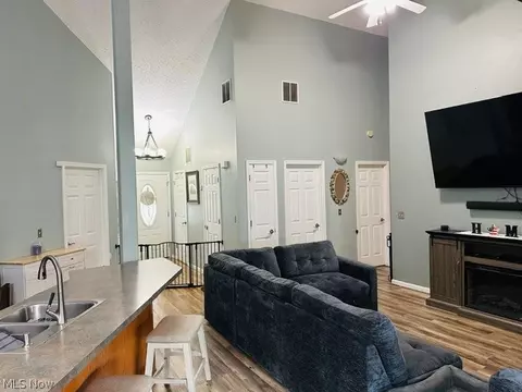 Entry Way - 2314 Stonepath St, Lorain, OH 44052 photo 1 of 2