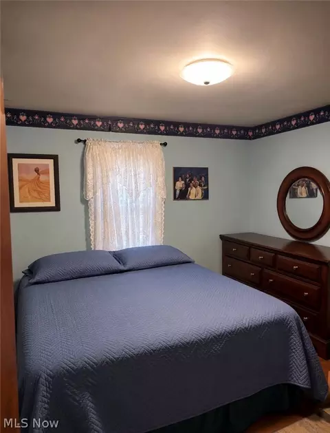 910 E 14th St, Ashtabula, OH 44004 photo 5
