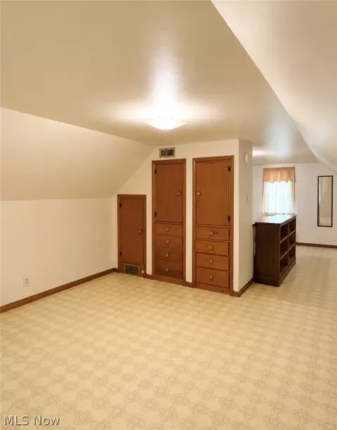 910 E 14th St, Ashtabula, OH 44004 photo 7