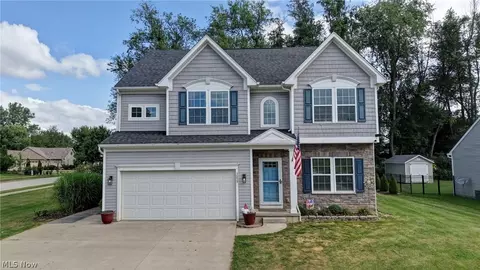 3059 Stonehurst Rd, Uniontown, OH 44685