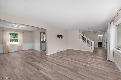 Living - 181 Crestview Dr, Elyria, OH 44035 photo 4 of 9