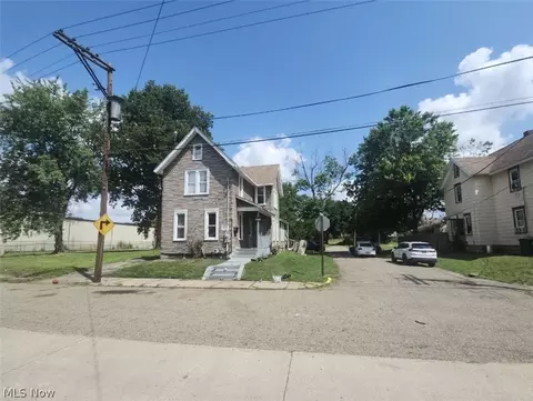 1325 4th St NW, Canton, OH 44703