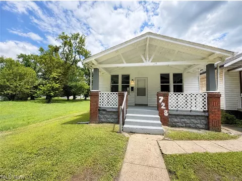 728 Woodlawn Ave, Zanesville, OH 43701