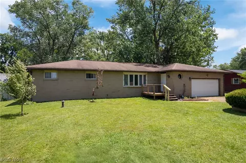 12780 Jamestown Ave NW, Uniontown, OH 44685
