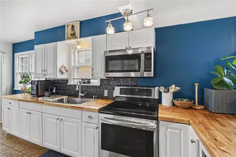 Kitchen - 79 Arlene Ave, Boardman, OH 44512 photo 1 of 4